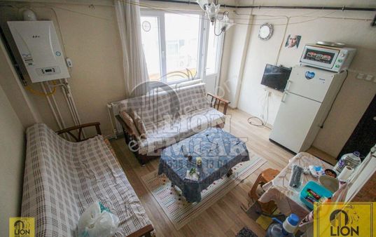 Erdek Halitpaşa Mahallesinde Balkonlu Arakat 1+1 Satılık Daire