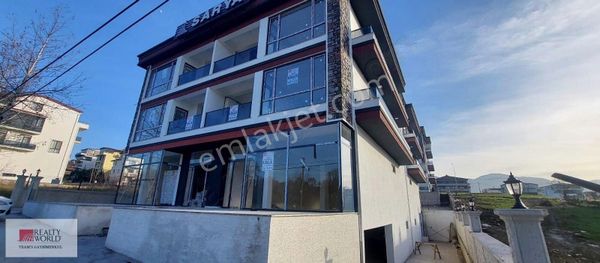 Başiskele Kaymakamlığı Ana Yol Üzerinde Kiralık Dükkan