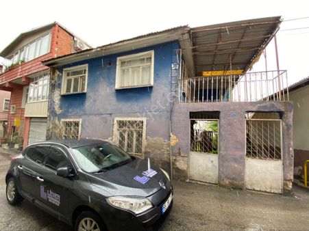 Lider Gayrimenkul'den Reşadiye Mh. 180m2 Arsa İçinde 2 Katlı Müstakil Bina