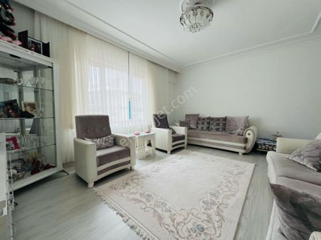 Şahintepe'de Hocalı Caddei Yakını Full Yapılı 3+1 Satılık Daire !!!