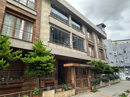 Küçükçekmece Gazi Osman Paşa Caddesi'nde Metrobüse Yakın Satılık Lüks Dubleks Daire