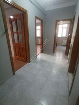 Ümraniye Çamlık Çakmak İkbal Caddesi Üzerinde Kiralık Daire