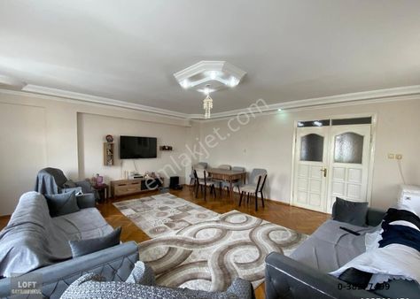 Sefaköy'de Gültepe'de 145m2 3.kat 3 Cephesi Açık Emsalsiz Daire