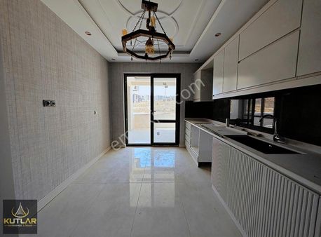 Kutlar`dan Ertuğrulgazide Aa Plus Ultra Lüx 3,5+1 Daireler..!!!!