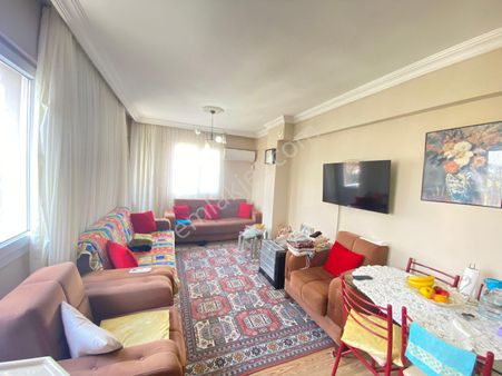 Seferihisar Ürkmez Merkez De Ara Kat Satılık 2+1 Daire