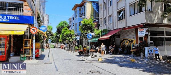 Nursel İnceoğlu'ndan Yeldeğirmeninde 100 M2 Köşe Dükkan