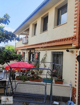 Ayvansarayda 2 Adet Bahçeli Müstakil Ev