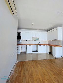 Kristal Şehir Sitesinde Ekstra Kileri Olan Geniş 2+1