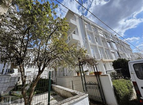 Altınkum Emlak'tan Sarımsaklı'da Plaja 50m 1+1 Yazlık