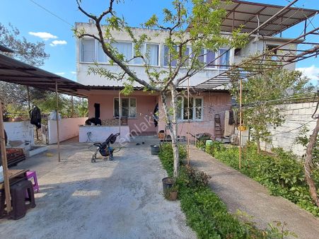 Eryılmaz Gayrimenkul'den Havran Küçükdere Köyünde 2090m2 2 Katlı Ev Ve Kurulu Satılık Çiftlik