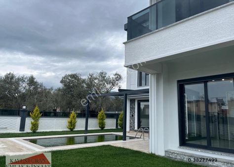 Kavuşturan Emlak'tan Güre Ssk Mevkiin'de Satılık Sıfır Havuzlu Ve Deniz Manzaralı Lüks Villa