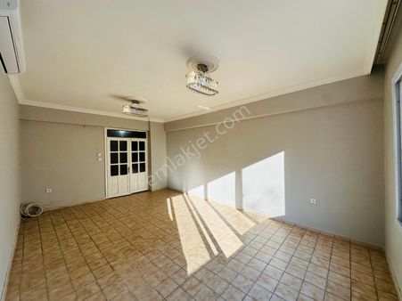 Akdeniz Çarşı’da Satılık 3+1 Daire