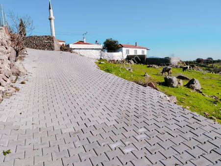 Karaveliler De 970 M2 2,5 Kat İmarlı Arsa , Köy İçinde