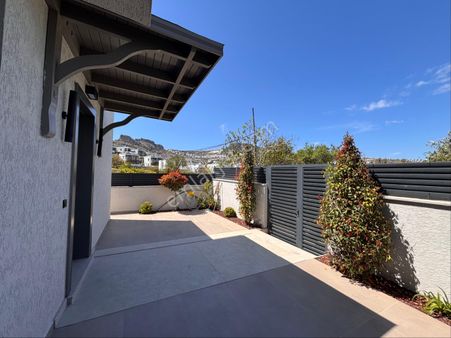 Gündoğan Merkezde 2+1 Bahçe Katı Satılık Daire