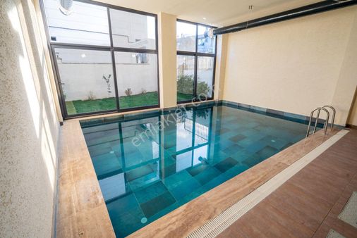 Darıca Bayramoğlu'nda 5+2 Geniş Havuzlu Lüks Villa