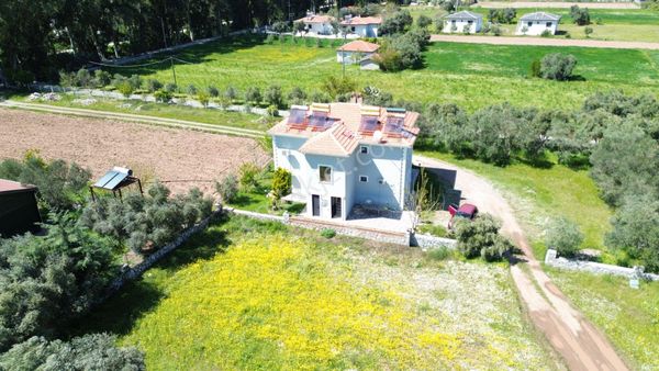 Marmaris Turgut Köyü’nde Denize 200m Kiralık 1+1 Daire