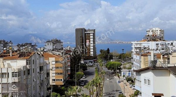 Ramazan Elıçabukdan Deniz Manzaralı Satılık Katta Tek Daire