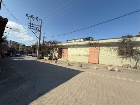 Akhisar Sünnetçilerde Köy İçinde Satılık Müstakil Ev Depo