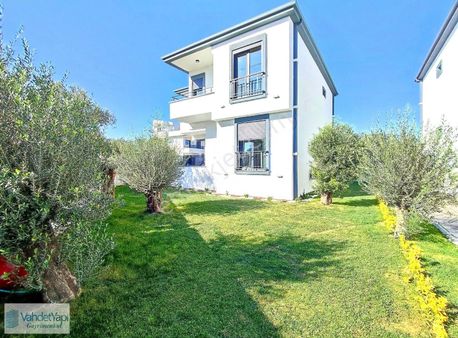 Vahdet'ten Luxe İç Tasarıma Sahip/5+1/ayrı Mutfak/otopark/bahçe