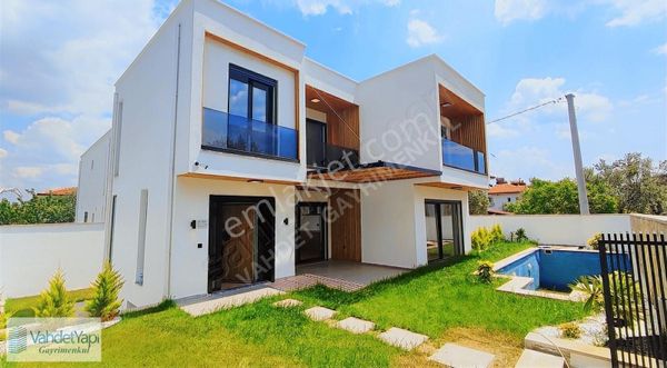 Vahdet'ten Güre'de Efsane 5+1 Havuzlu Saunalı Müstakil Villa
