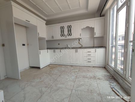 Yunusemre Mahallesi'nde Satılık 2+1 Daire