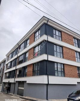 Eskişehir Çamlıca Mahallesi Fatih Camisi Yakını 2+1 İskanlı Birinci Kat Asansörlü Geniş Daire