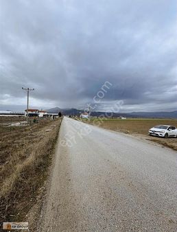 Burdur Gölü Dibinde Yaziköyde 10 Dönüm Satılık Yol Dibi Tarla