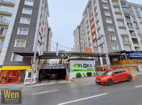Beylikdüzü Flora Cıty Sitesinde Geniş 5+2 Dubleks Satılık Daire