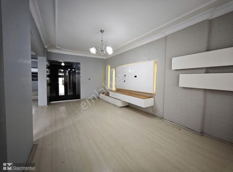 Hm Gayrimenkul'den Cadde Üzeri 185 M2 Satılık 3+1 Daire