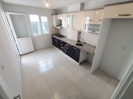 Akçay Songül Emlak Tan Masrafsız 2+1 Ön Cephe Ara Kat Satılık Daire