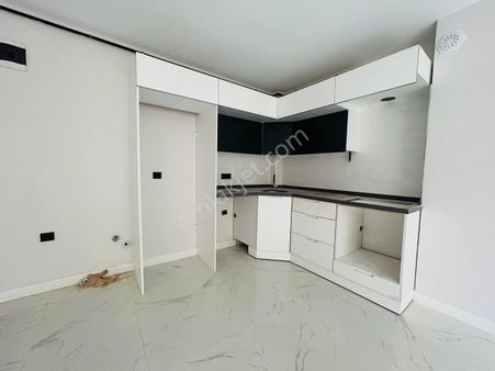 Merkezi Konum Tramvaya Cephe Binada Yerden Isıtmalı Sıfır Daire