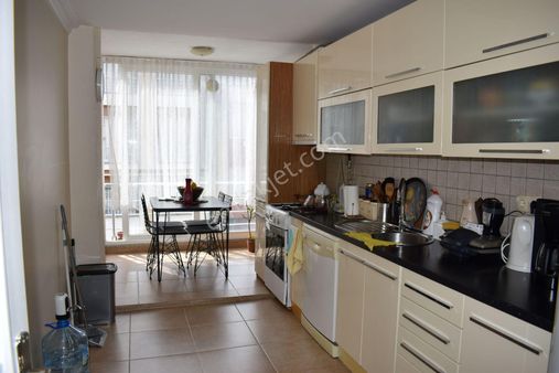 Büyükçekmece Cumhuriyet Mah Yeni Binada Arakat 3+1 Acil Satılık Daire