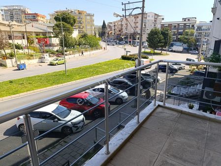 Cadde Üzeri Bakımlı 30m2 Depolu