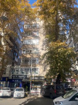 Çankaya Korkut Reis Mah.necatibey Cad.üzeri Katta 3+1 Yapılı Kiralık Daire