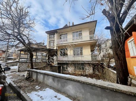 Emre Mahallesinde Takasa Açık Müstakil Bina