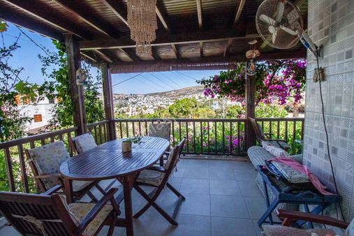 Bodrum Gündoğan Farilyada Satılık 5+2 Köşe Villa