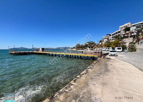 Muğla/milas/güllük'te Etibank Plajına Yürüme Mesafesinde Satılık 3 Katlı Mustakil Ev