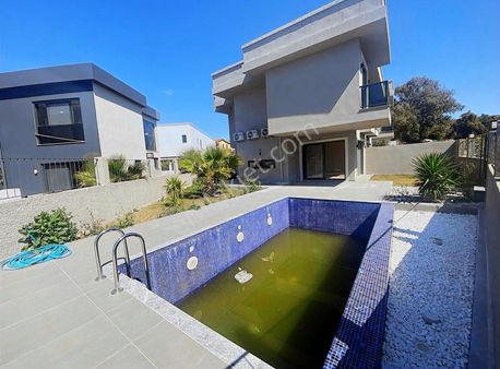 Alya Gayrimenkul Çeşme Yalıda 3+1 Havuzlu Villa