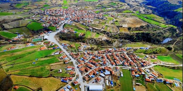 Balıkesir Sındırgı'da Yerleşim İçi 1.048 M2 Resmî Yollu Arazi