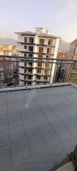 Satılık Geniş Daire Atatürk Caddesi Cadde Üzeride