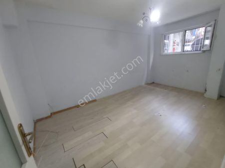 Zeytinburnu Nuripaşada 2+1 80m²balkonlu Yarıbodrum Satılık Daire Osmanlı Emlak