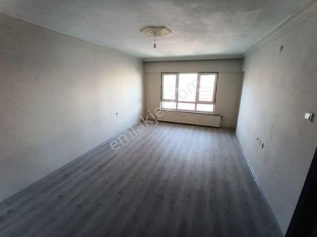 Toprak Emlak'tan Ank Keçiören Güzelyurt Mah 3+1 Daire