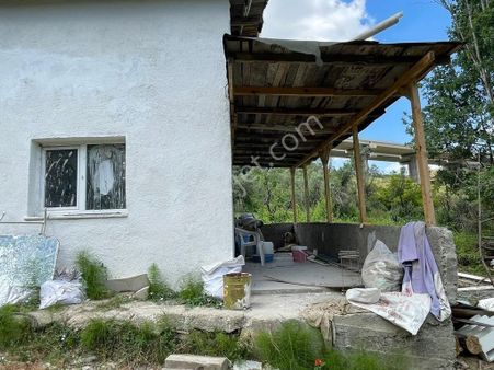 Hazal Emlkatan Satılık Trala Icınd Müstakil Ev Var