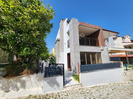 Denize 100 Mt Uzaklıkta Fırsat Villa