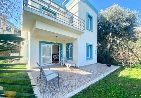 Denize Yakın Satılık Müstakil Bahçeli Villa İngiliz’den Eşyalı Ev