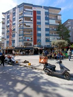 Bornova Küçükpark'ta İçi Sıfır Yapılı Asansörlü Satılık 2+1 Daire!