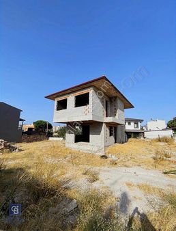 Mordoğan'da 300m2 Arsa İçerisinde Satılık Natamam Villa