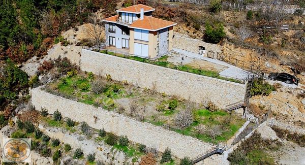 Alanya Üzümlü Mah Eşsiz Doğa Manzaralı Satılık 4+1 Villa