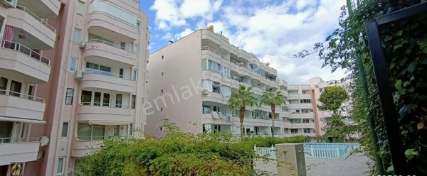 Cumhuriyet Mahallesi Soydan Sitesinde Satılık 2+1 Daire