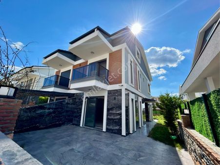 Didimde 3+1 Ayrı Mutfak Bahçeli Otoparklı Teraslı Deniz Manzaralı Villa